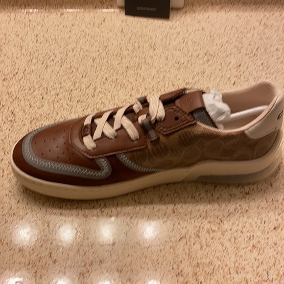 Shoes - Picture 9 of 11